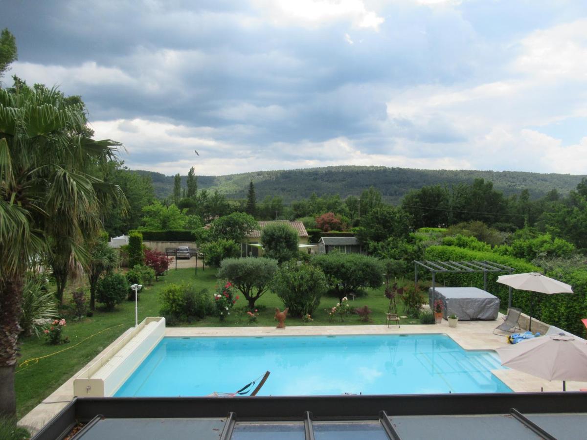 Le Cabanon Des Hirondelles Villa Villecroze Bagian luar foto