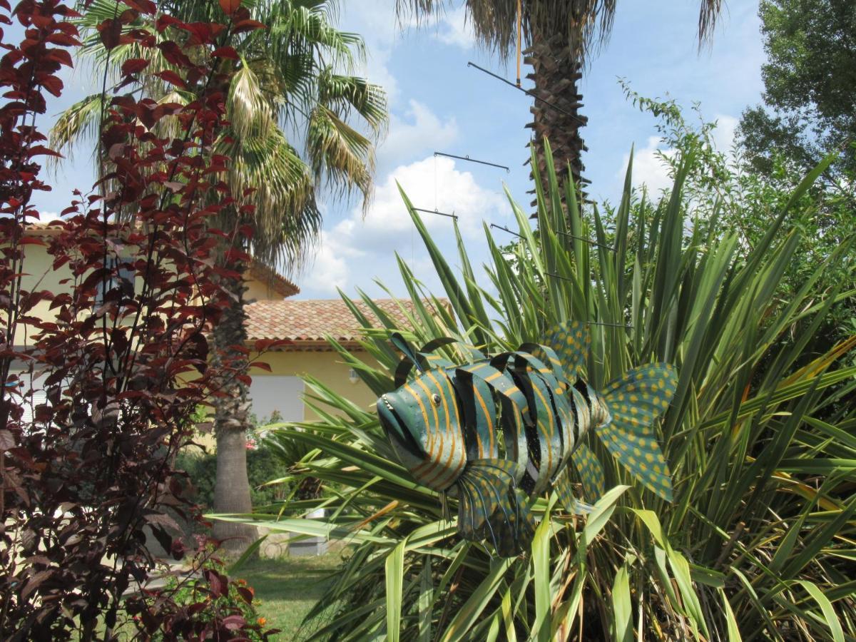 Le Cabanon Des Hirondelles Villa Villecroze Bagian luar foto