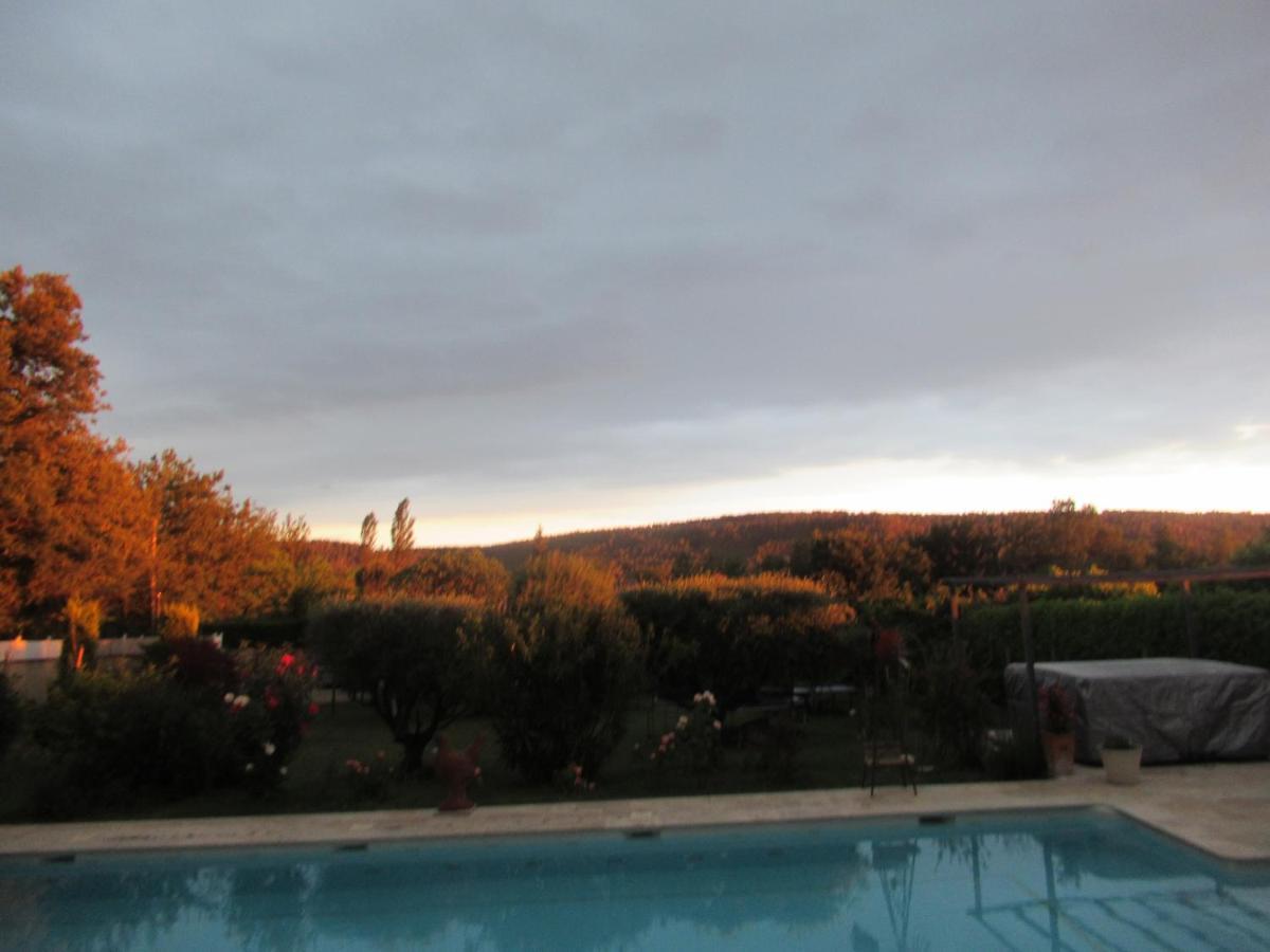 Le Cabanon Des Hirondelles Villa Villecroze Bagian luar foto