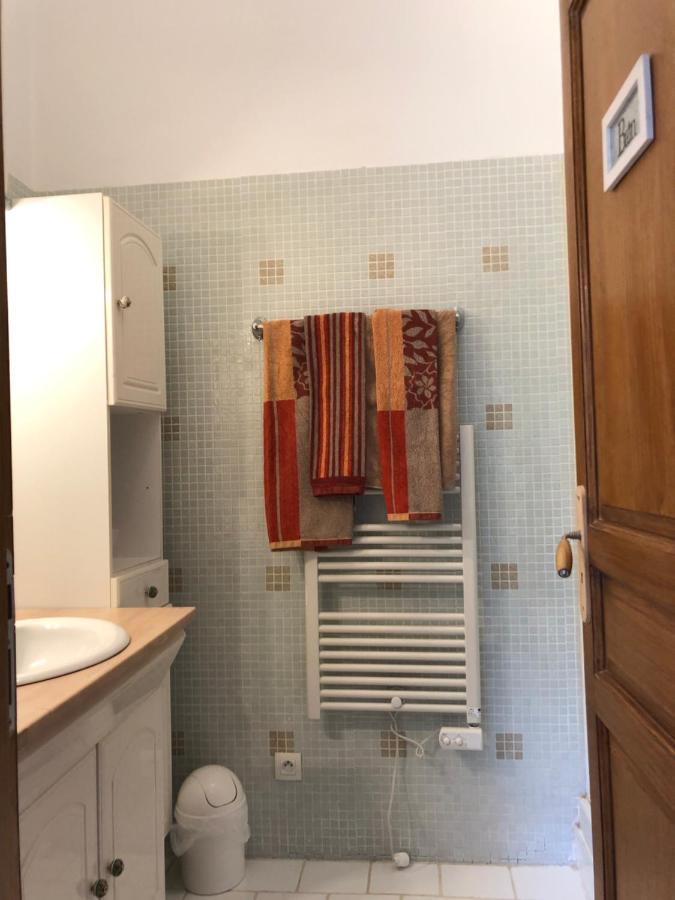 Le Cabanon Des Hirondelles Villa Villecroze Bagian luar foto
