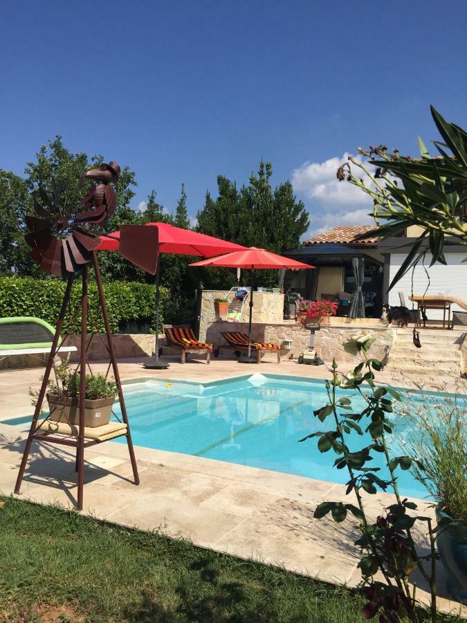Le Cabanon Des Hirondelles Villa Villecroze Bagian luar foto